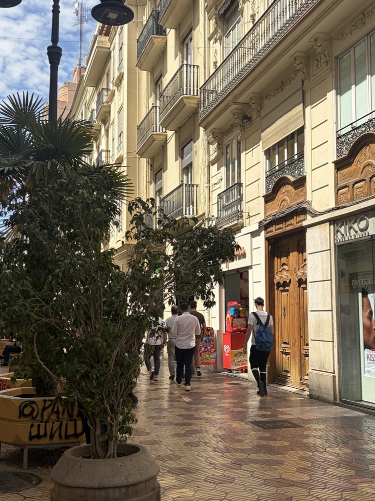 Carrer de Juan de Austria – Valencias elegante Einkaufsmeile im Herzen der Stadt